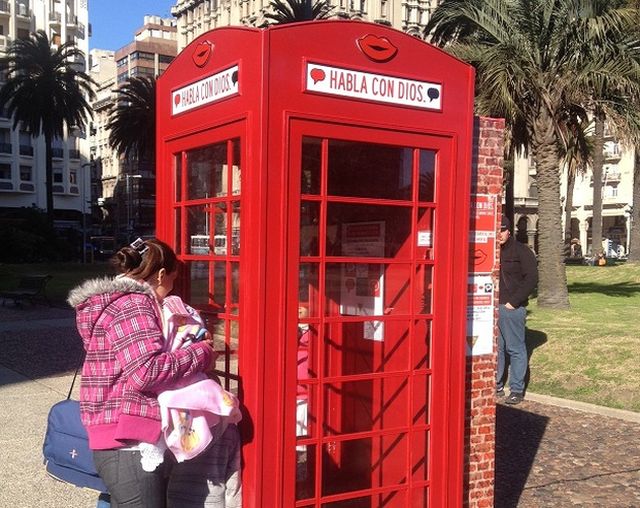 Uruguay Cabina telefonica Dio