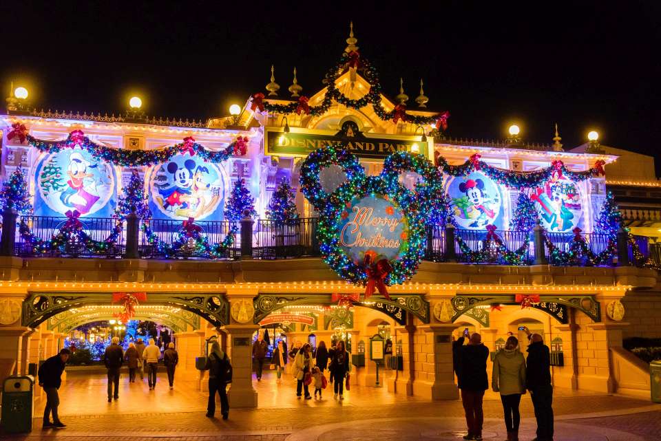 Disneyland Paris Natale 2014 Offerte Hotel Prezzi Biglietti E Orari Del Parco Divertimenti
